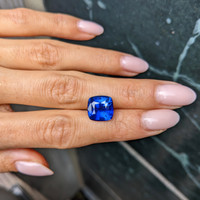 6.64 Ct. Blue Sapphire from Ceylon (Sri Lanka) Life Style