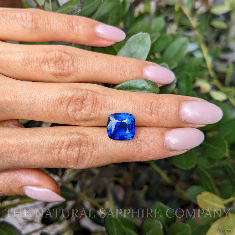 6.64 Ct. Blue Sapphire from Ceylon (Sri Lanka)