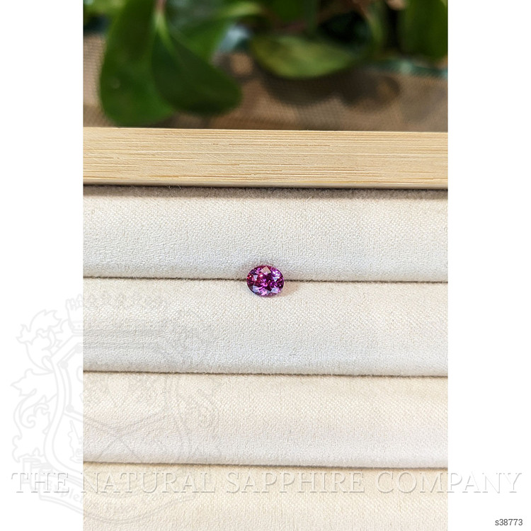 1.01 Ct. Pinkish Purple Sapphire from Ceylon (Sri Lanka)
