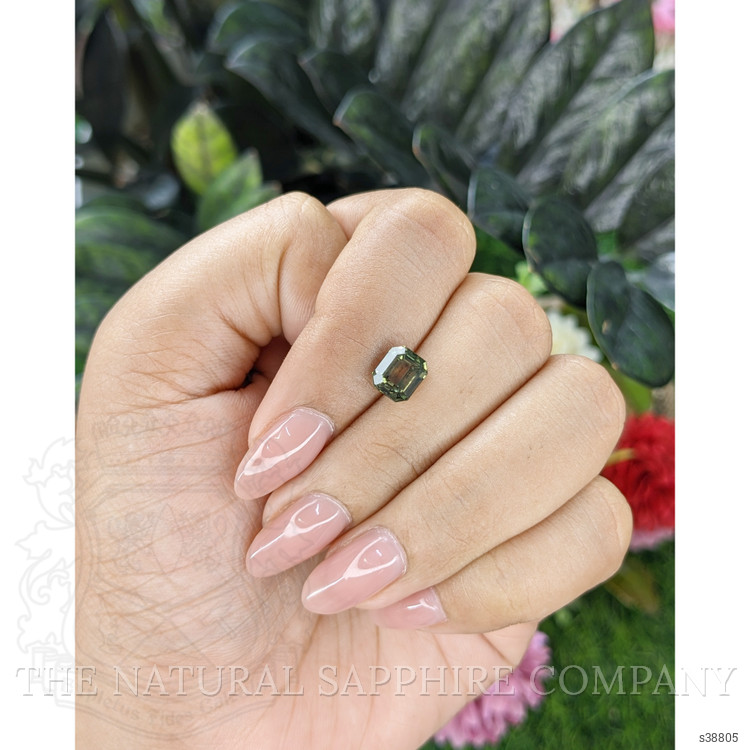 2.03 Ct. Yellowish Green Sapphire from Ceylon (Sri Lanka)