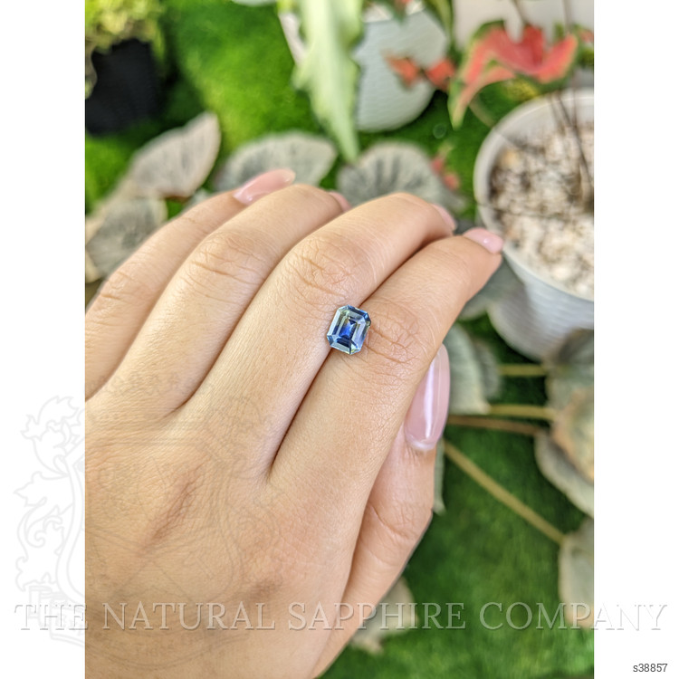 1.90 Ct. Bi Color Sapphire from Ceylon (Sri Lanka)