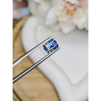 1.90 Ct. Bi Color Sapphire from Ceylon (Sri Lanka) Life Style