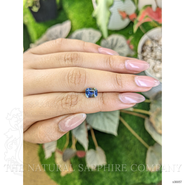 1.90 Ct. Bi Color Sapphire from Ceylon (Sri Lanka)