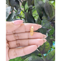 3.37 Ct. Yellow Rough Sapphire from Ceylon (Sri Lanka) Life Style