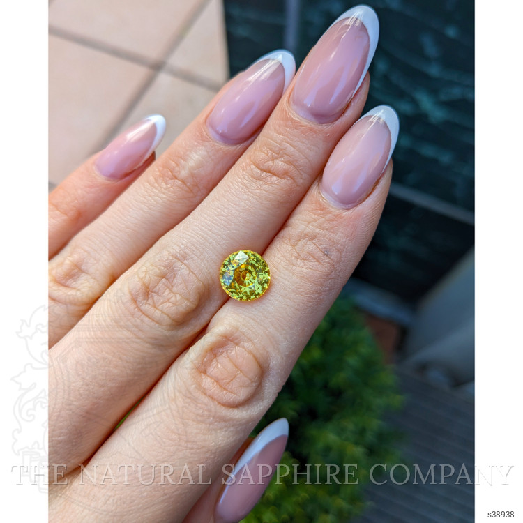 3.99 Ct. Yellow Sapphire from Ceylon (Sri Lanka)