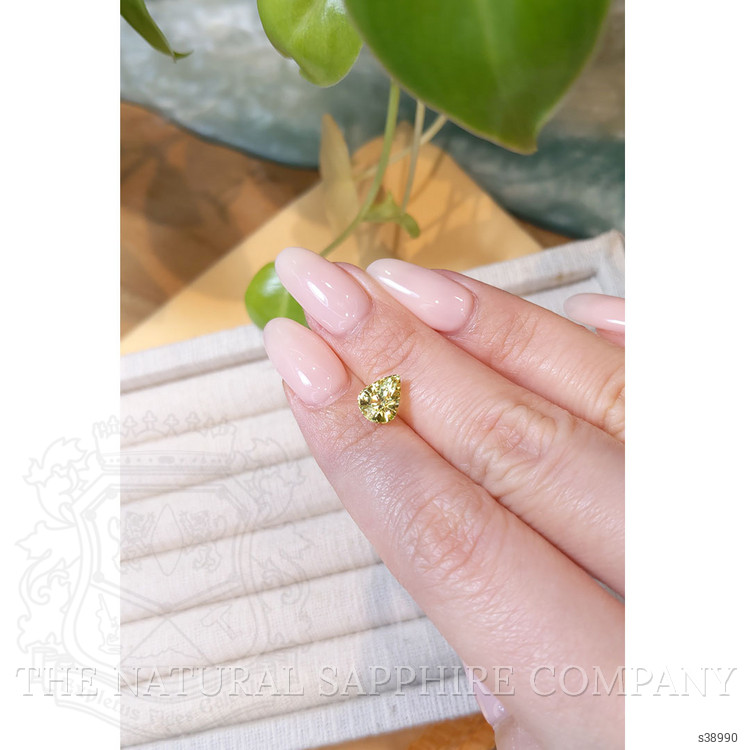 2.13 Ct. Greenish Yellow Sapphire from Ceylon (Sri Lanka)
