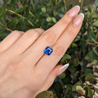 4.16 Ct. Blue Sapphire from Ceylon (Sri Lanka) Life Style