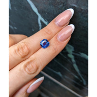 3.42 Ct. Blue Sapphire from Ceylon (Sri Lanka) Life Style
