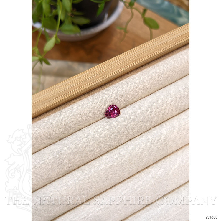 1.61 Ct. Purplish Pink Sapphire from Ceylon (Sri Lanka)