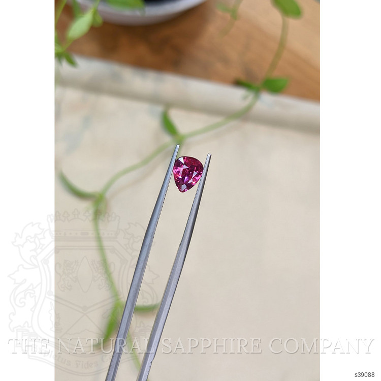 1.61 Ct. Purplish Pink Sapphire from Ceylon (Sri Lanka)