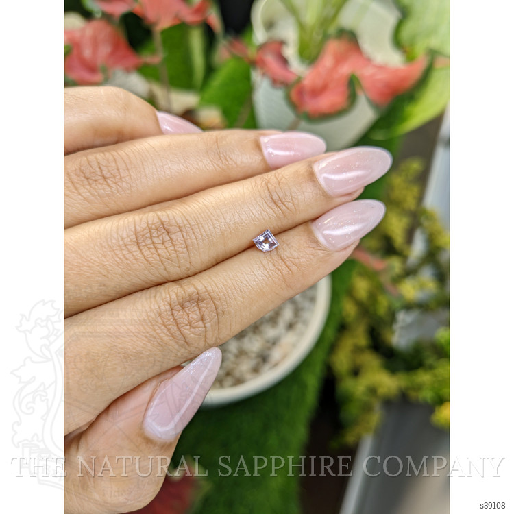 0.43 Ct. Pink Sapphire from Ceylon (Sri Lanka)