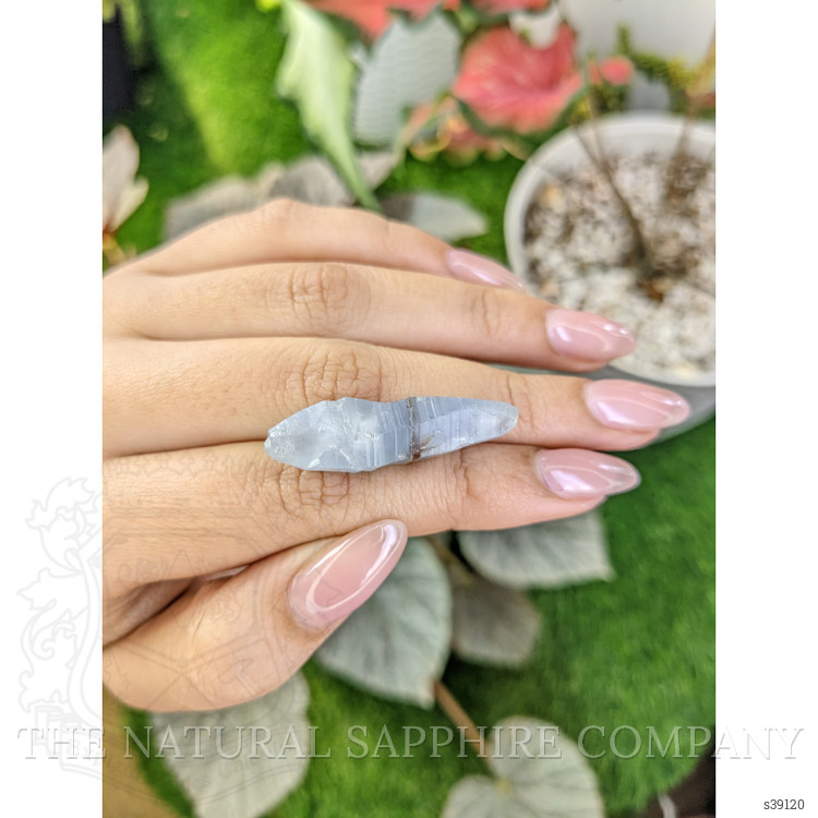 39.95 Ct. Blue Sapphire Crystal from Ceylon (Sri Lanka)