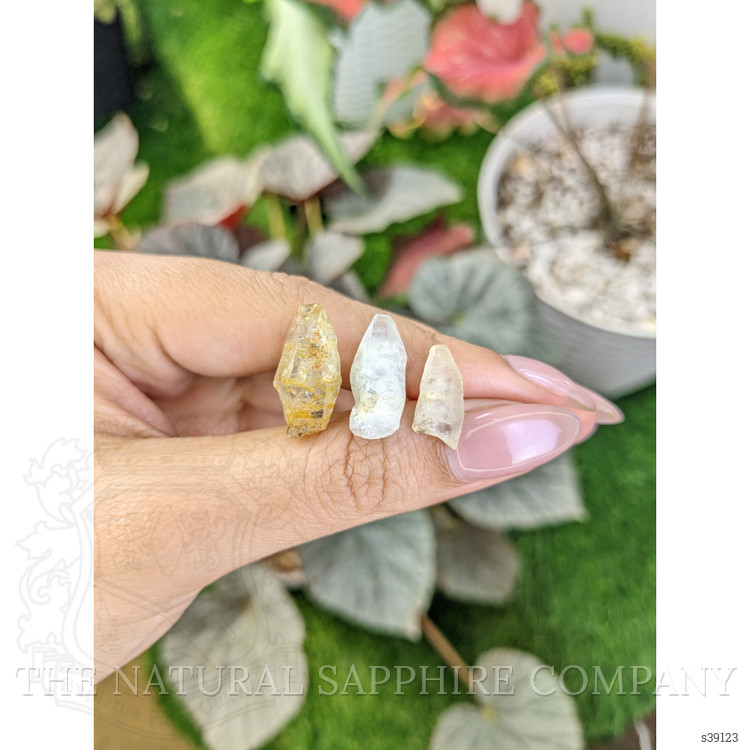 27.03 Ct. Yellow Sapphire Crystal from Ceylon (Sri Lanka)
