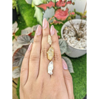 27.03 Ct. Yellow Sapphire Crystal from Ceylon (Sri Lanka) Life Style