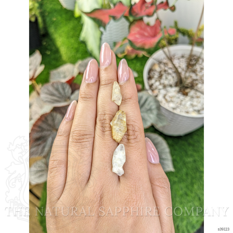 27.03 Ct. Yellow Sapphire Crystal from Ceylon (Sri Lanka)
