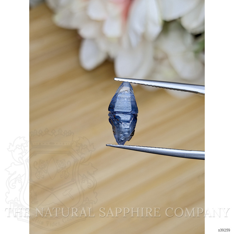 4.75 Ct. Blue Sapphire Crystal from Ceylon (Sri Lanka)