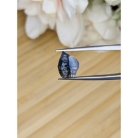 4.44 Ct. Blue Sapphire Crystal from Ceylon (Sri Lanka) Life Style