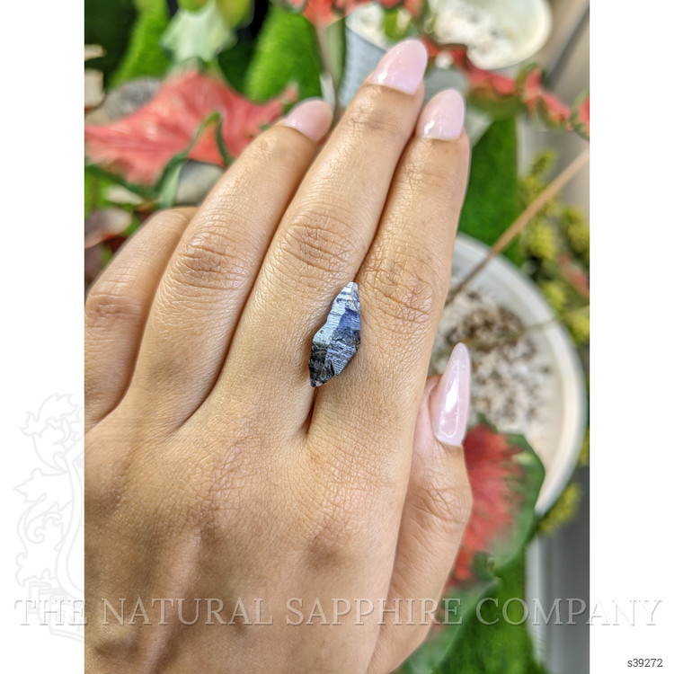 6.33 Ct. Bi Color Sapphire Crystal from Ceylon (Sri Lanka)