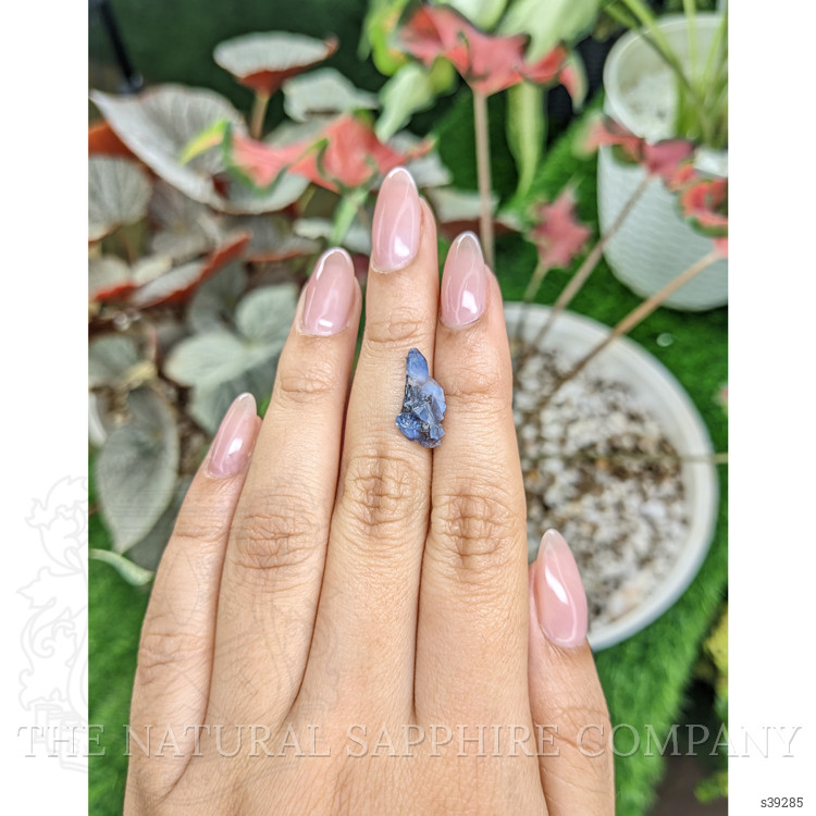 4.66 Ct. Blue Sapphire Crystal from Ceylon (Sri Lanka)