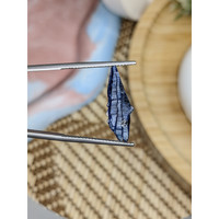 4.56 Ct. Blue Sapphire Crystal from Ceylon (Sri Lanka) Life Style