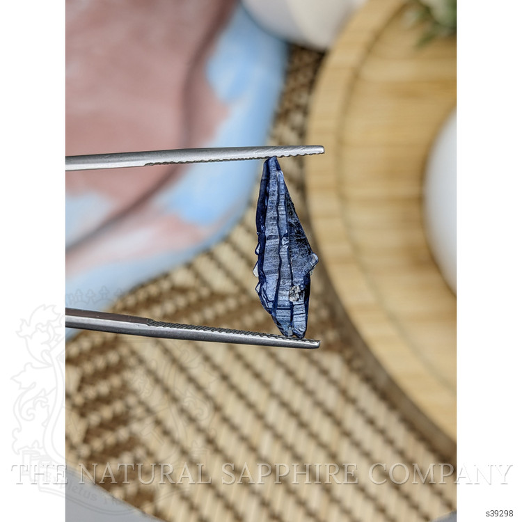 4.56 Ct. Blue Sapphire Crystal from Ceylon (Sri Lanka)
