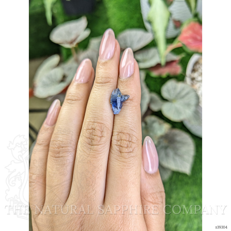 4.77 Ct. Blue Sapphire Crystal from Ceylon (Sri Lanka)