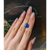 8.97 Ct. Blue Sapphire from Ceylon (Sri Lanka) Life Style
