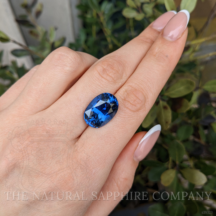 18.95 Ct. Blue Sapphire from Ceylon (Sri Lanka)