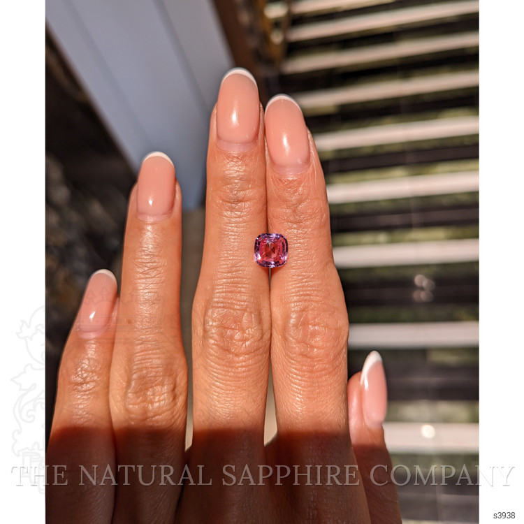 1.59 Ct. Pink Sapphire from Ceylon (Sri Lanka)