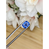 2.10 Ct. Blue Sapphire from Ceylon (Sri Lanka) Life Style
