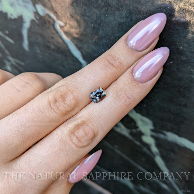 1.78 Ct. Bi Color Sapphire from Ceylon (Sri Lanka)