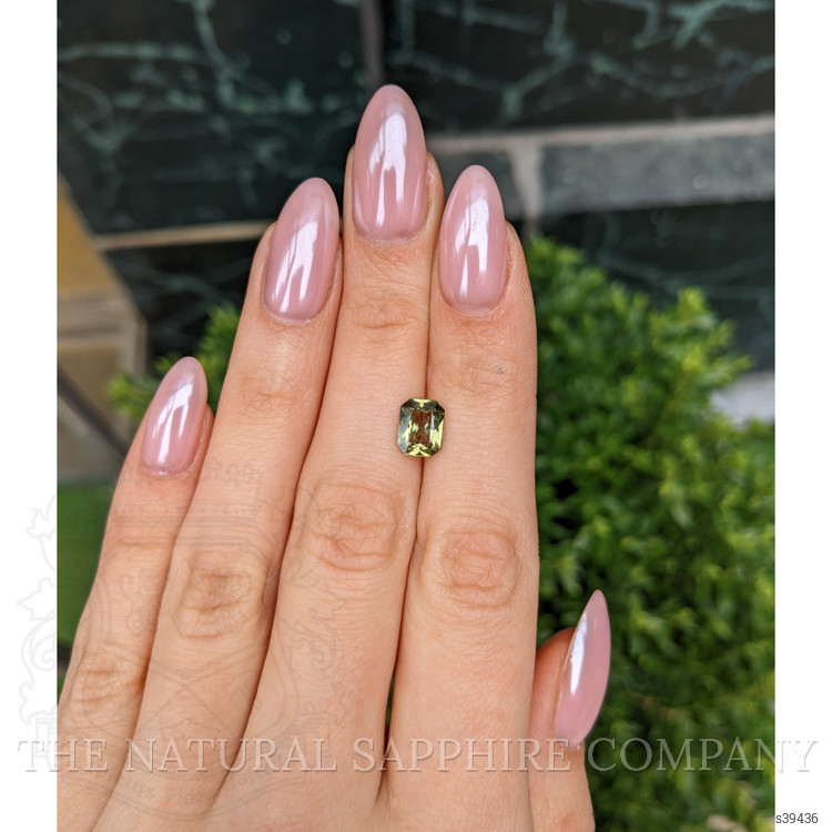 2.07 Ct. Green Sapphire from Ceylon (Sri Lanka)