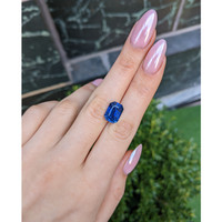 9.09 Ct. Blue Sapphire from Ceylon (Sri Lanka) Life Style