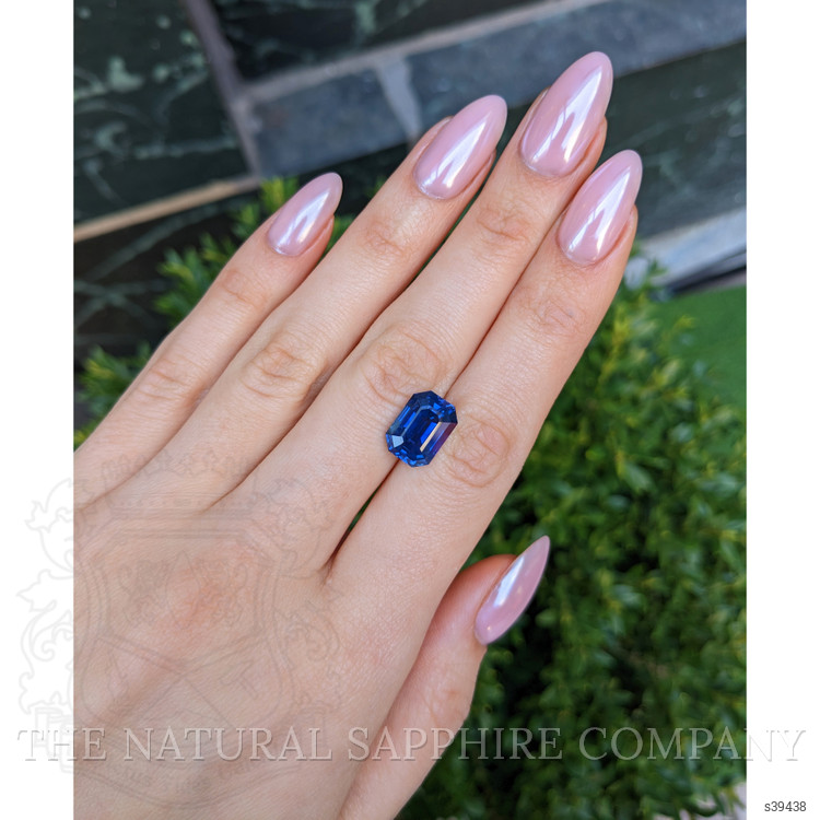9.09 Ct. Blue Sapphire from Ceylon (Sri Lanka)