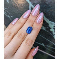 8.17 Ct. Blue Sapphire from Ceylon (Sri Lanka) Life Style