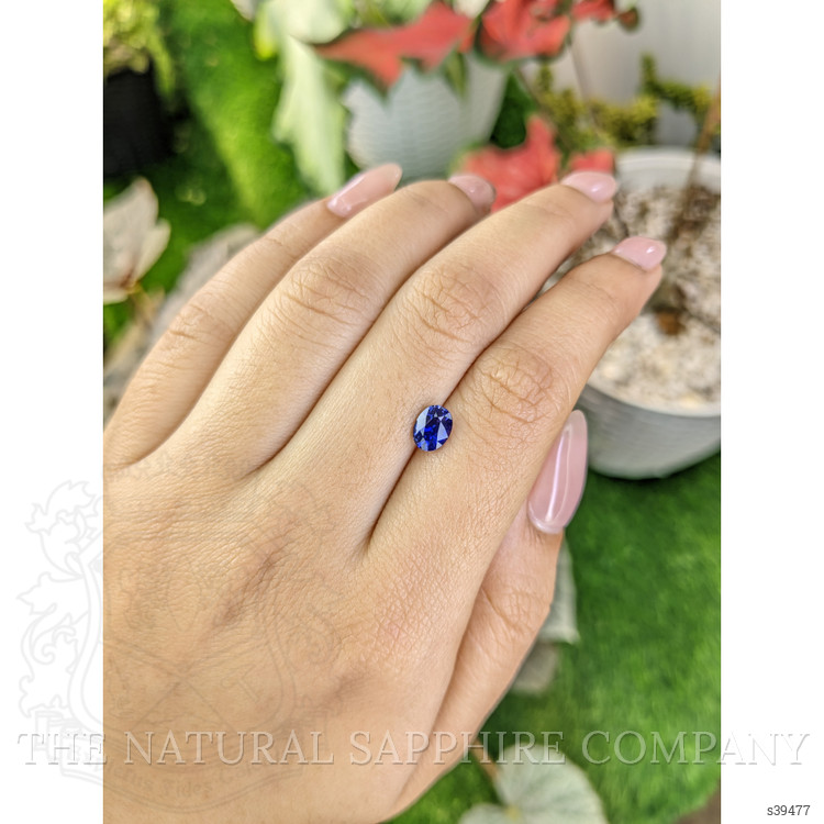 1.04 Ct. Violet Sapphire from Ceylon (Sri Lanka)