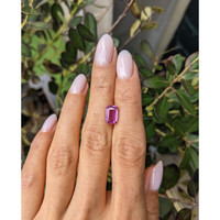 3.01 Ct. Pink Sapphire from Ceylon (Sri Lanka) Life Style