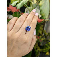 10.10 Ct. Blue Sapphire from Ceylon (Sri Lanka) Life Style