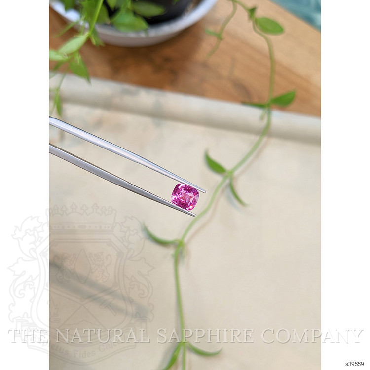 1.58 Ct. Pink Sapphire from Ceylon (Sri Lanka)