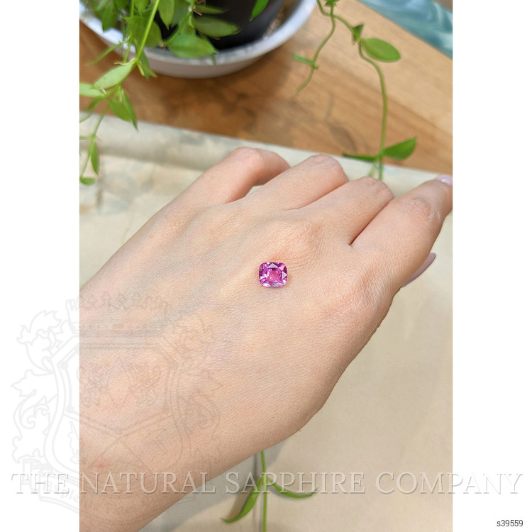 1.58 Ct. Pink Sapphire from Ceylon (Sri Lanka)