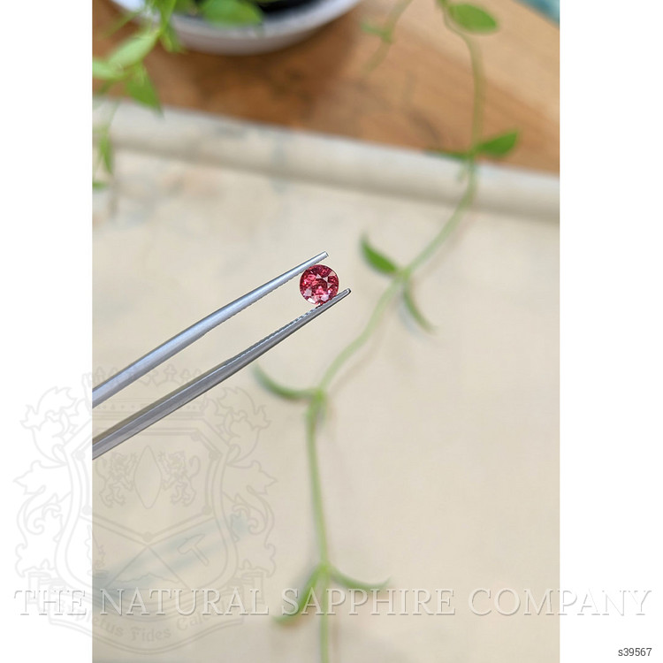 1.07 Ct. Reddish Pink Sapphire from Ceylon (Sri Lanka)