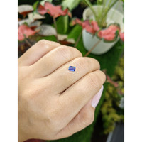 0.42 Ct. Blue Sapphire from Ceylon (Sri Lanka) Life Style