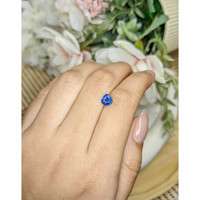 0.90 Ct. Blue Sapphire from Ceylon (Sri Lanka) Life Style