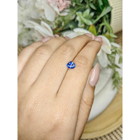 1.01 Ct. Blue Sapphire from Ceylon (Sri Lanka) Life Style