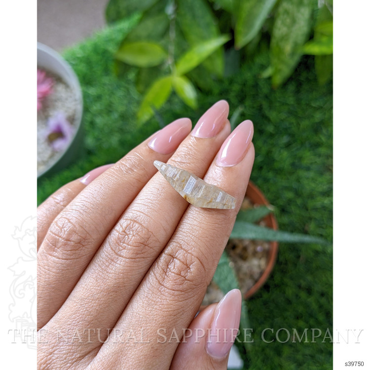 9.81 Ct. White Sapphire from Ceylon (Sri Lanka)