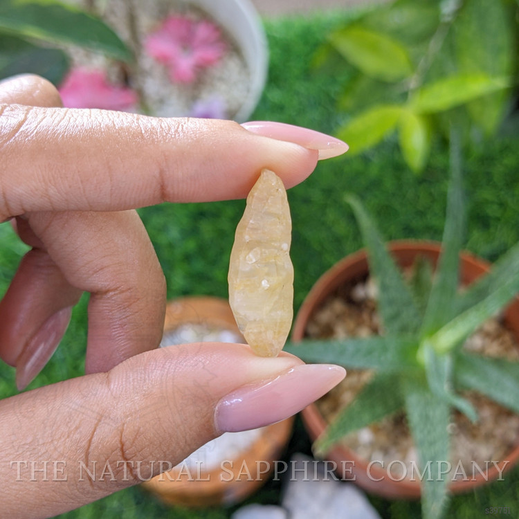 19.15 Ct. Yellow Sapphire from Ceylon (Sri Lanka)