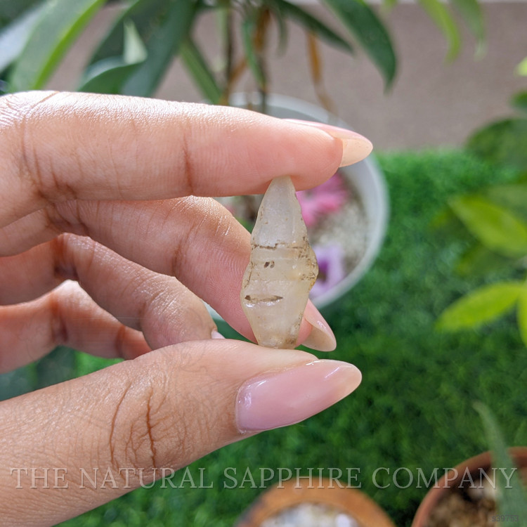 19.02 Ct. White Sapphire from Ceylon (Sri Lanka)