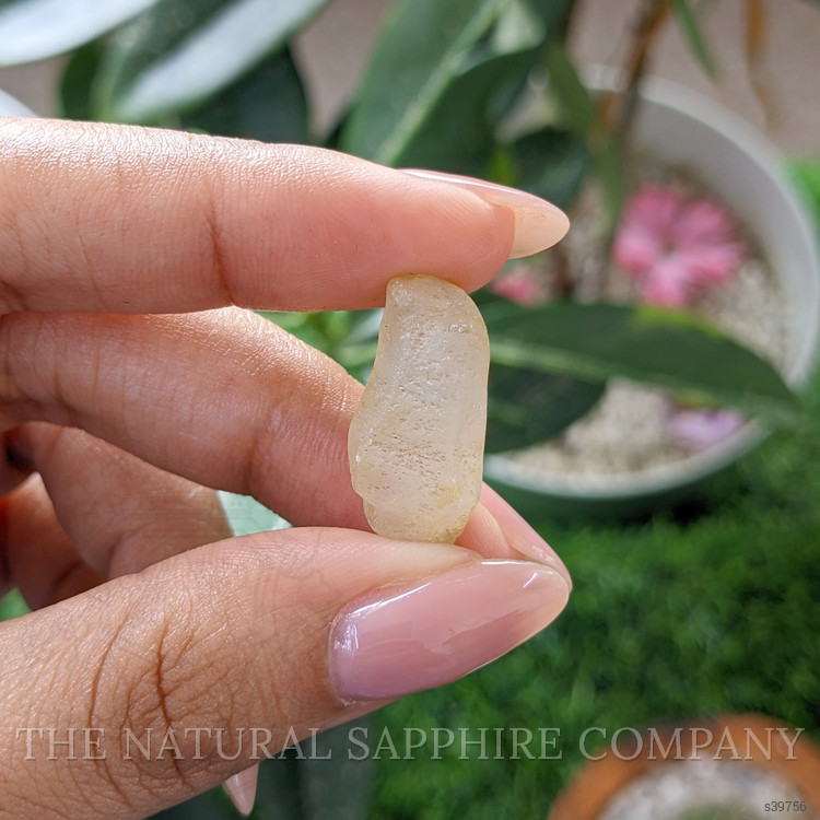 23.44 Ct. White Sapphire from Ceylon (Sri Lanka)