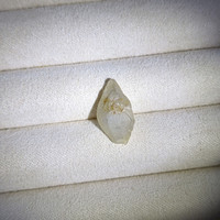 7.77 Ct. White Sapphire from Ceylon (Sri Lanka) Life Style