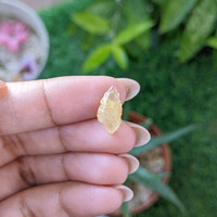 4.62 Ct. Yellow Sapphire from Ceylon (Sri Lanka) Life Style